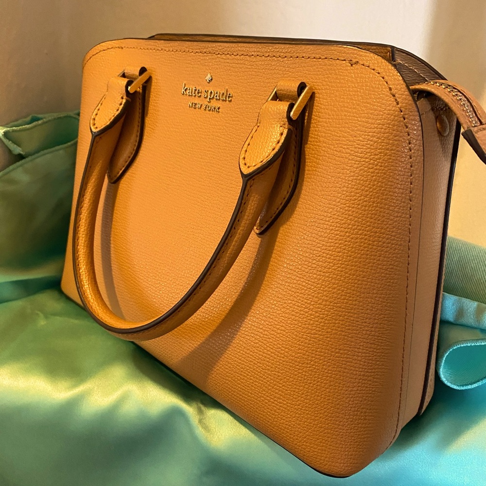 Kate Spade Satchel Purse 👜